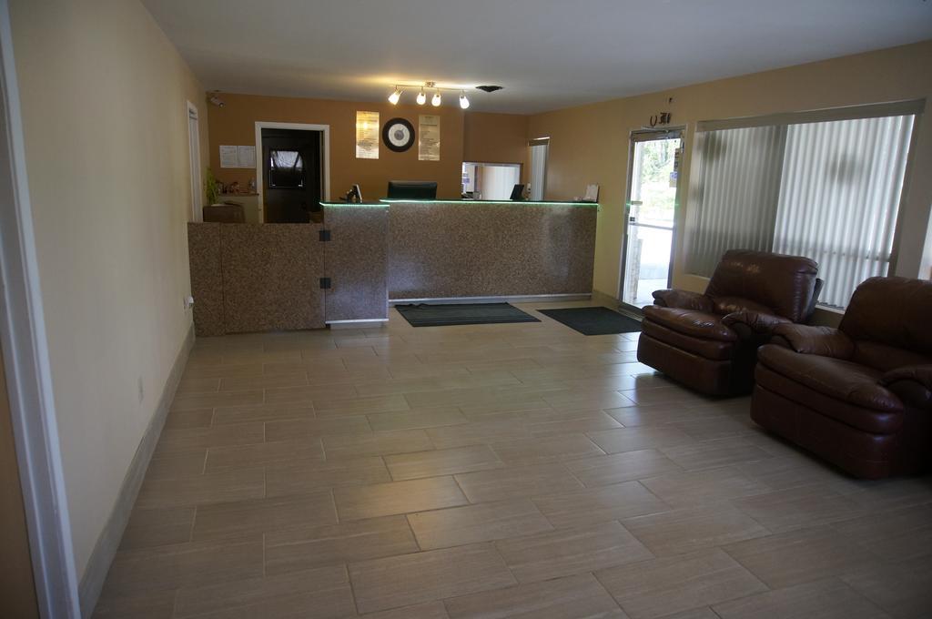 Budget Inn Malvern Екстериор снимка