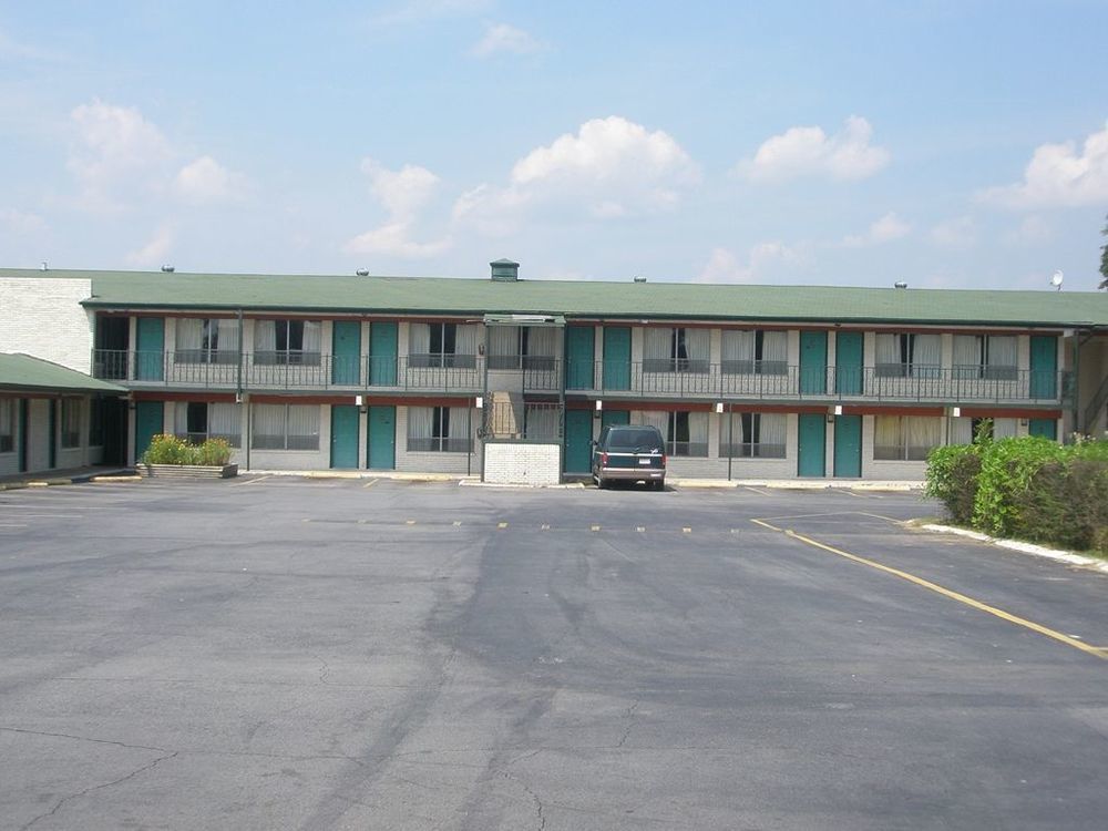 Budget Inn Malvern Екстериор снимка