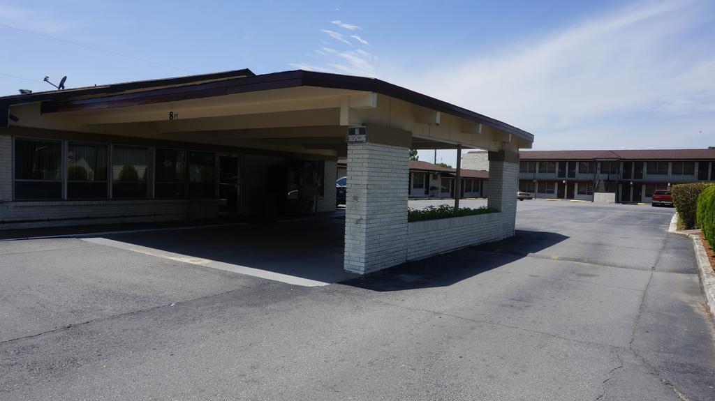 Budget Inn Malvern Екстериор снимка